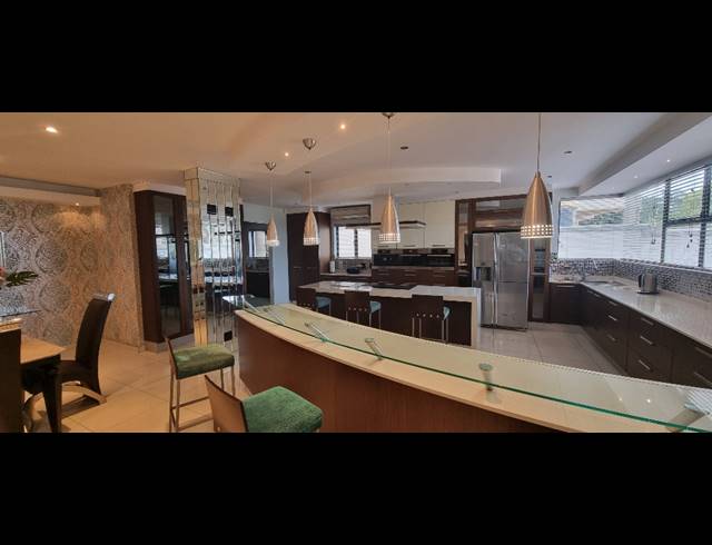4 BEDROOM HOUSE FOR SALE IN UMHLANGA CENTRAL